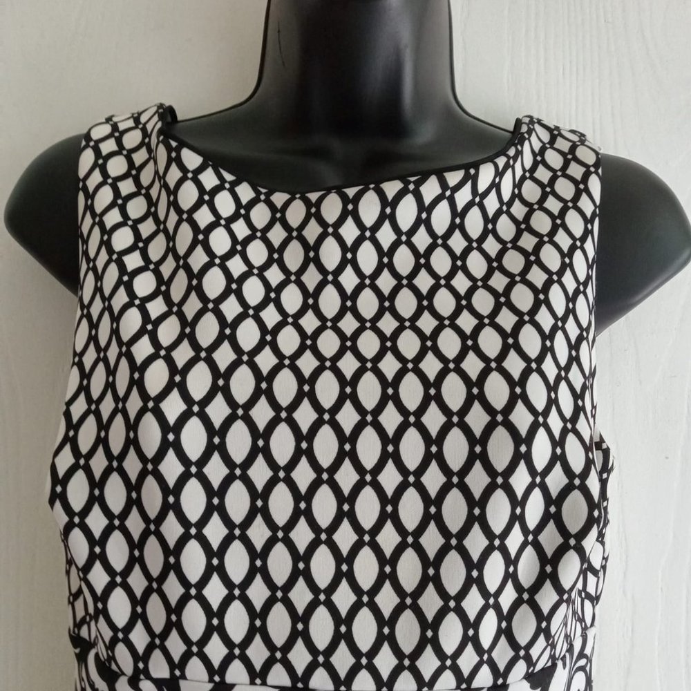 White House Black Market | Chic Symmetrical Sleeveless Dress - Picture 2 of 10